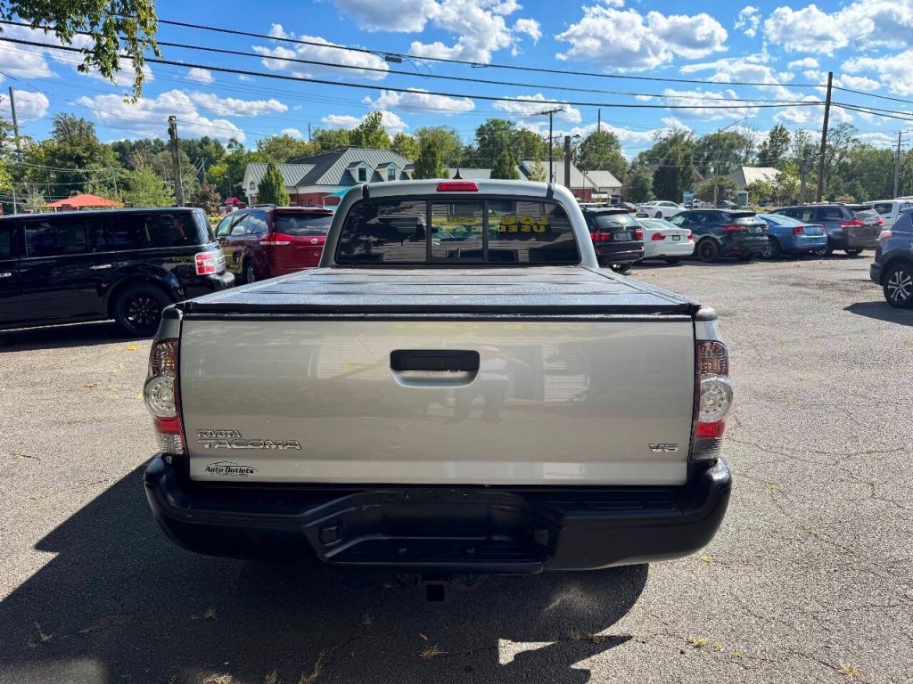 2015 Toyota Tacoma Image 5