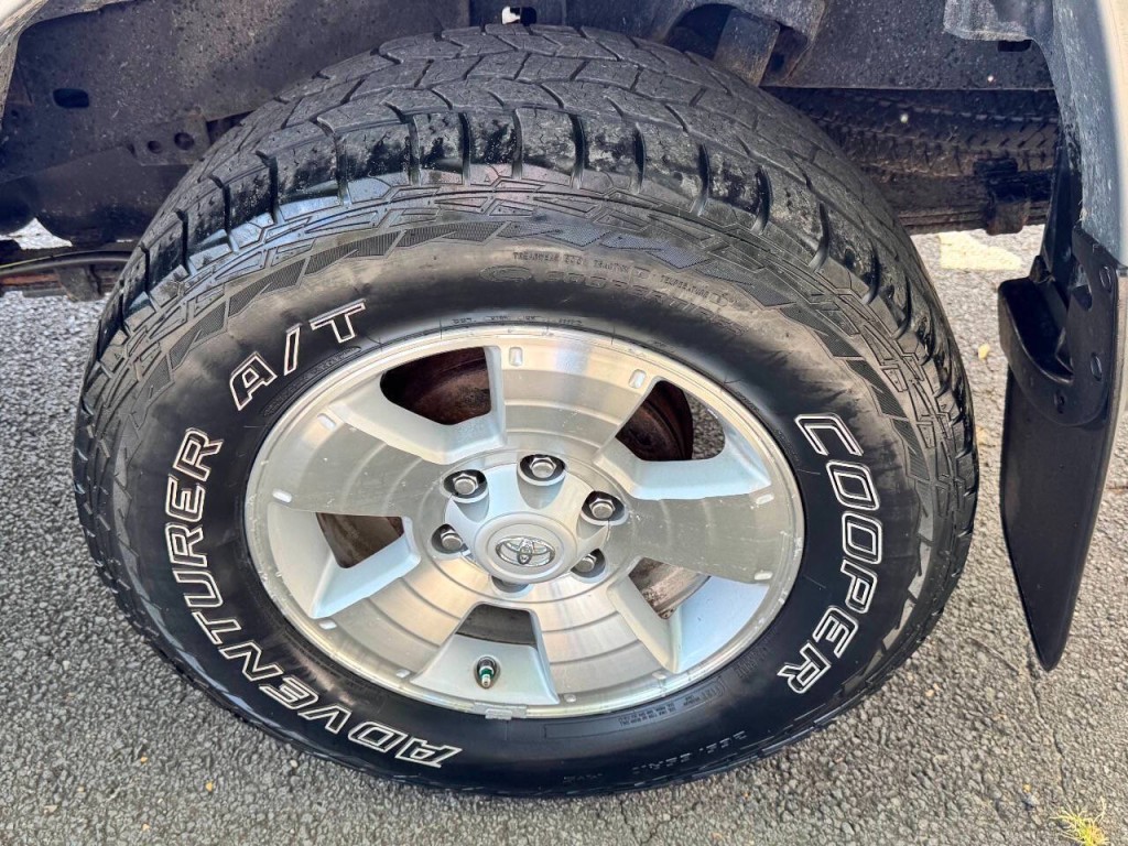 2015 Toyota Tacoma Image 25