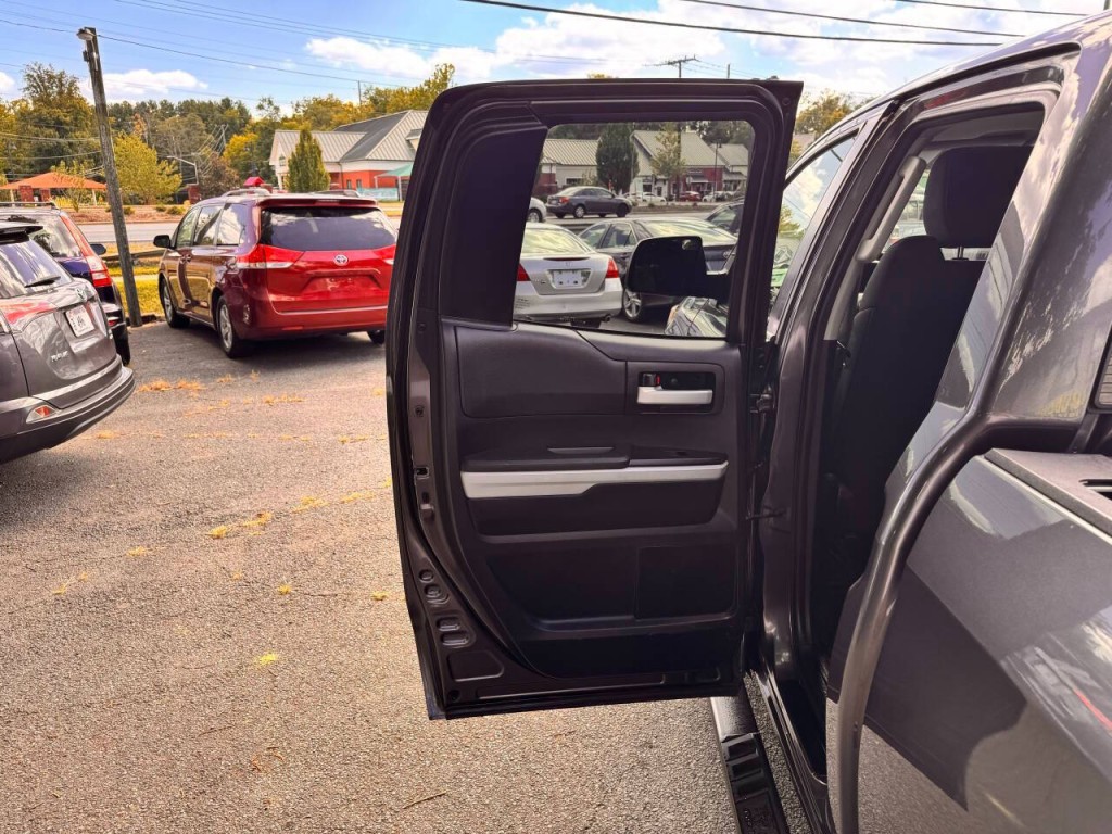 2014 Toyota Tundra Image 12