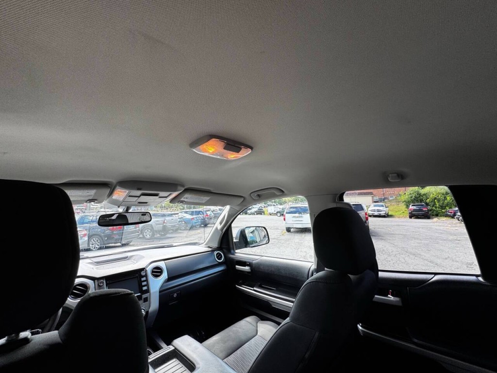 2014 Toyota Tundra Image 18