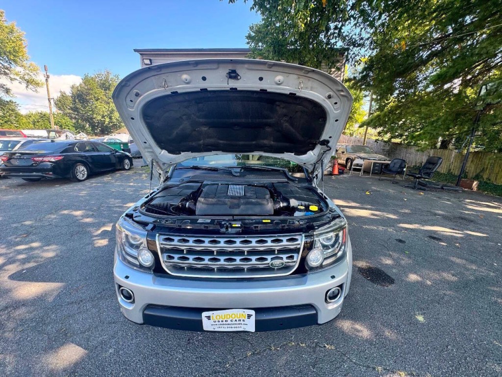 2015 Land Rover LR4 Image 23
