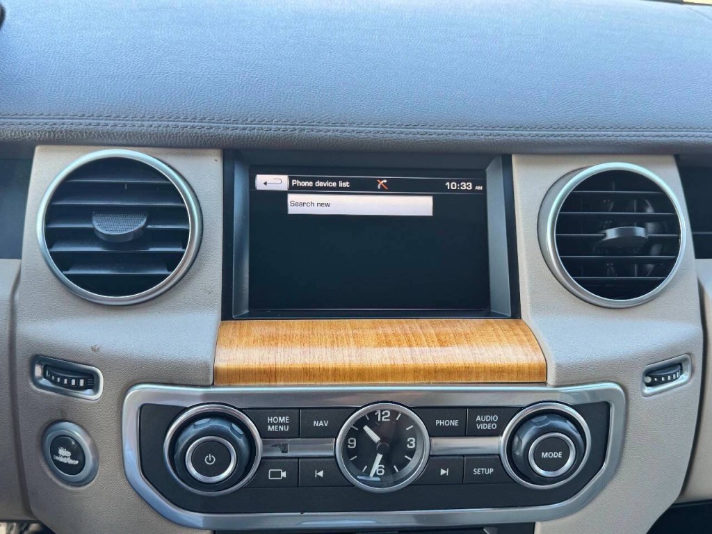 2015 Land Rover LR4 Image 27