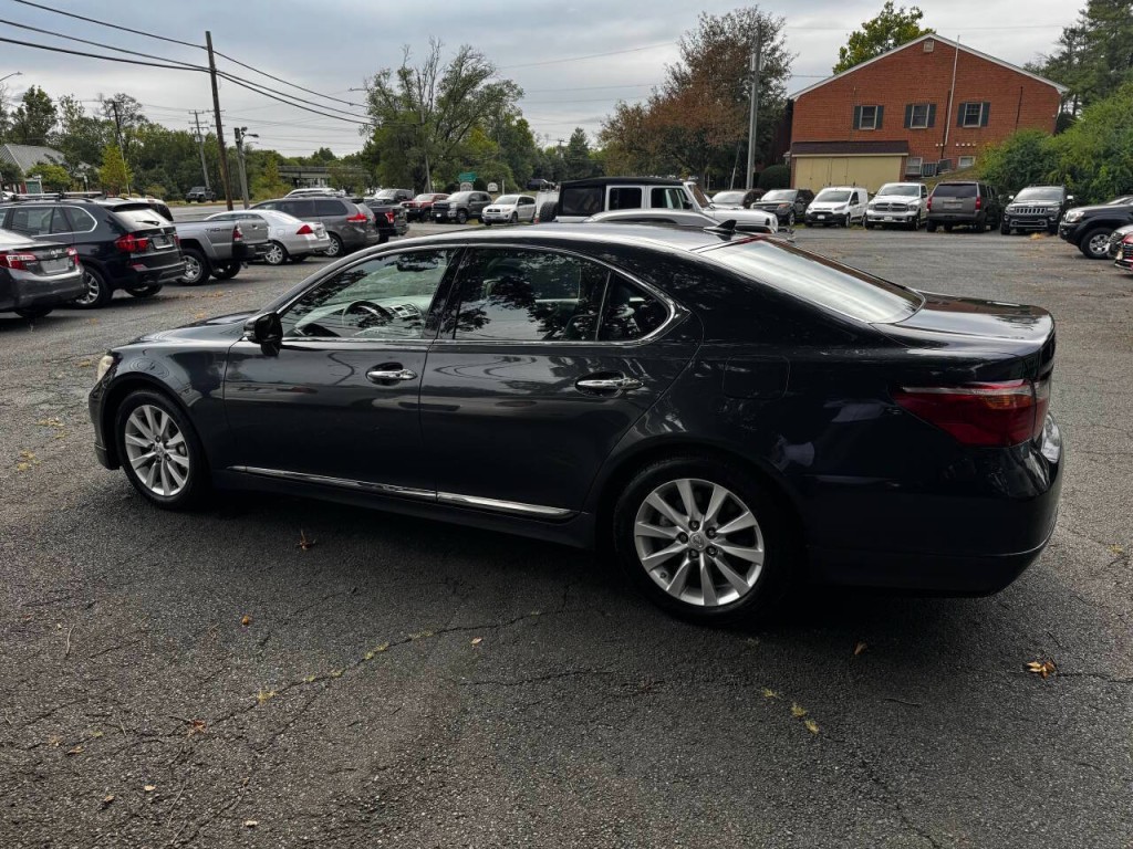 2011 Lexus LS 460 Image 3