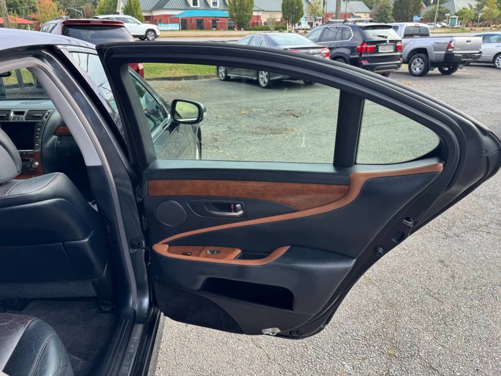 2011 Lexus LS 460 Image 19