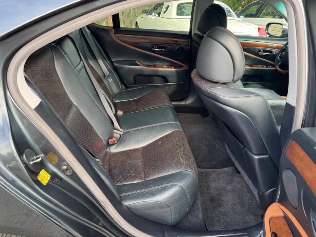 2011 Lexus LS 460 Image 20