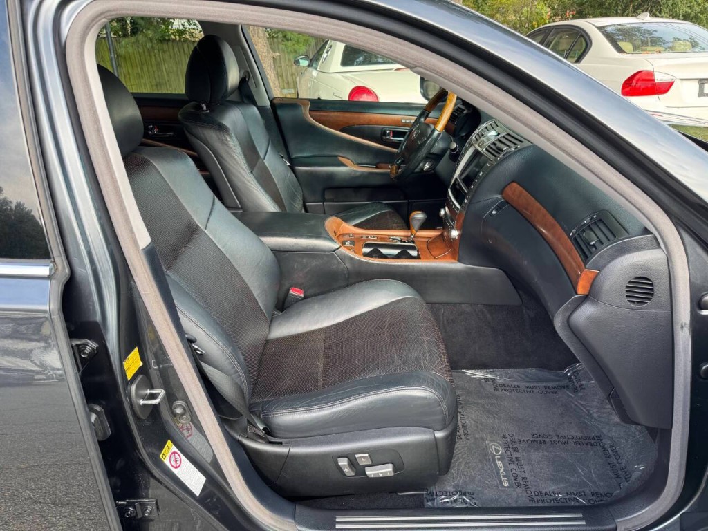 2011 Lexus LS 460 Image 22