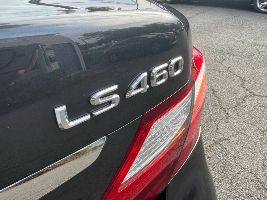 2011 Lexus LS 460 Image 26