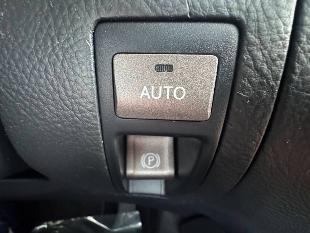 2011 Lexus LS 460 Image 37