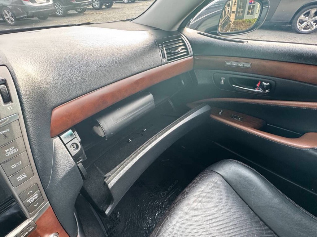 2011 Lexus LS 460 Image 38