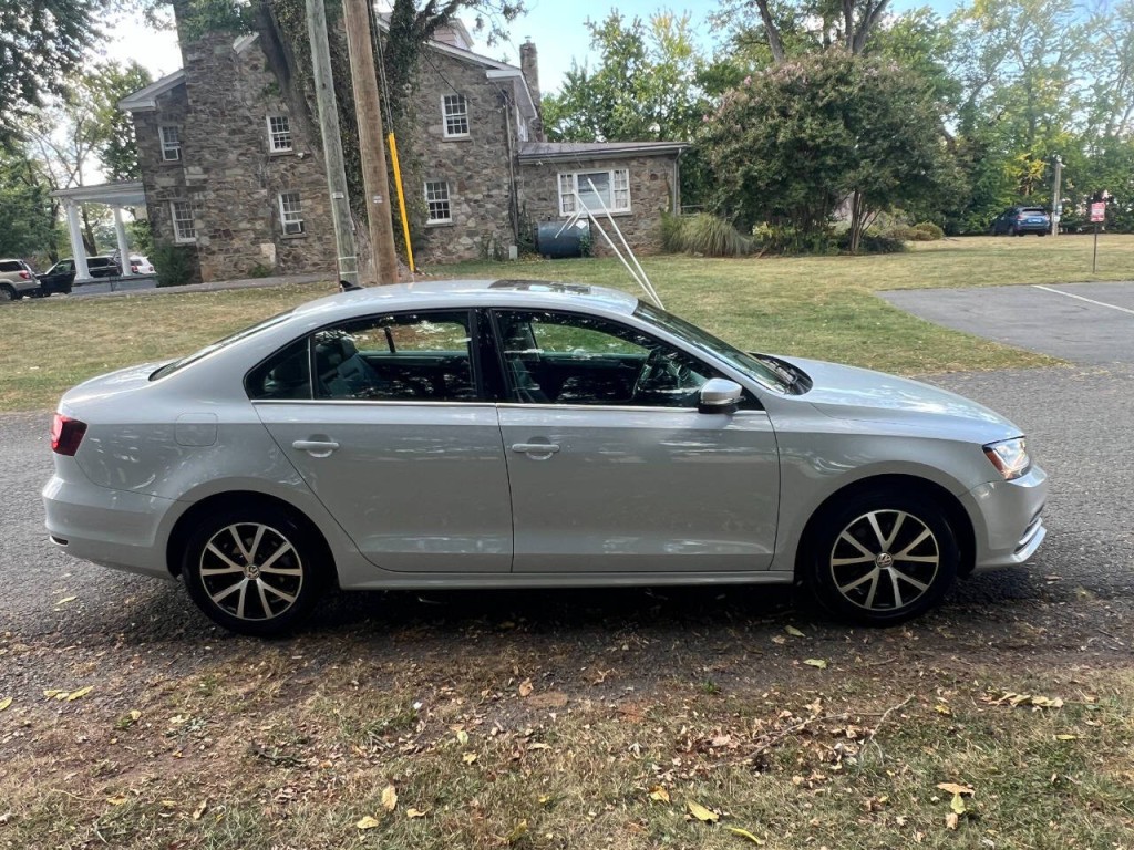 2018 Volkswagen Jetta Image 3