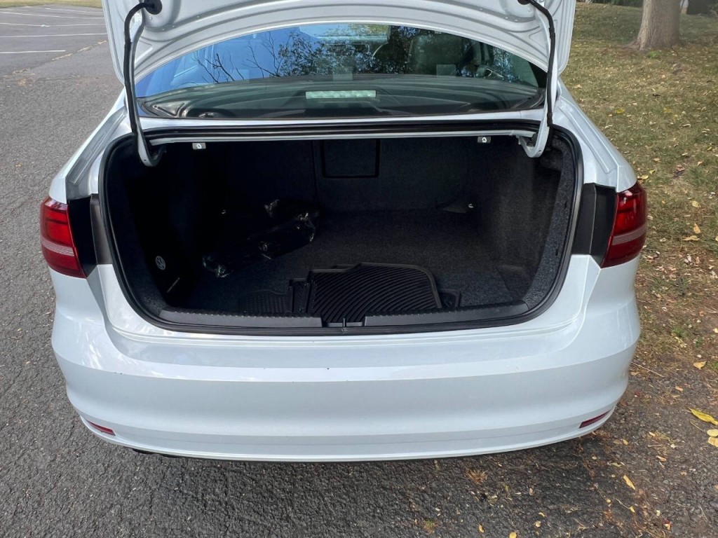 2018 Volkswagen Jetta Image 11