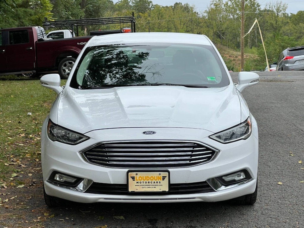 2017 Ford Fusion Image 2