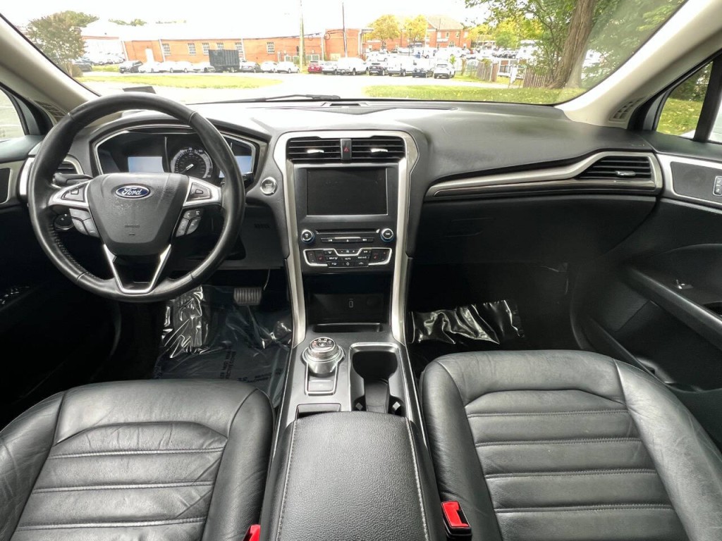 2017 Ford Fusion Image 17
