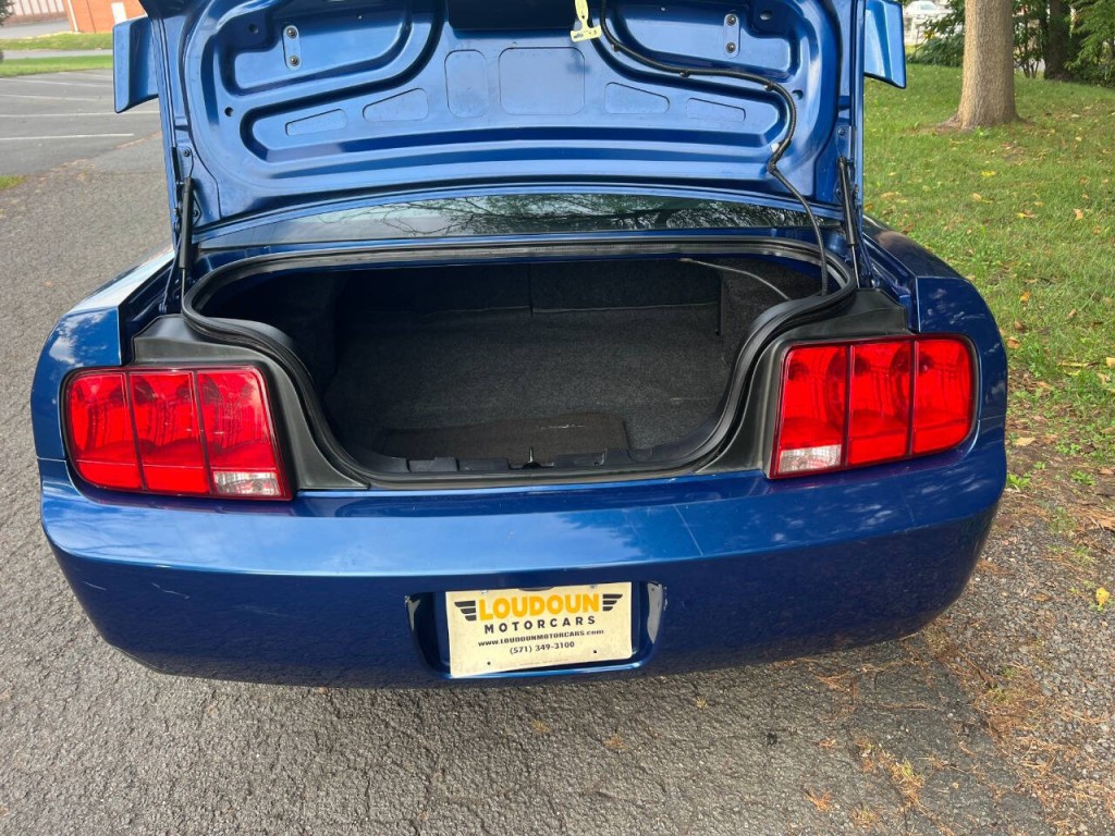 2006 Ford Mustang Image 11