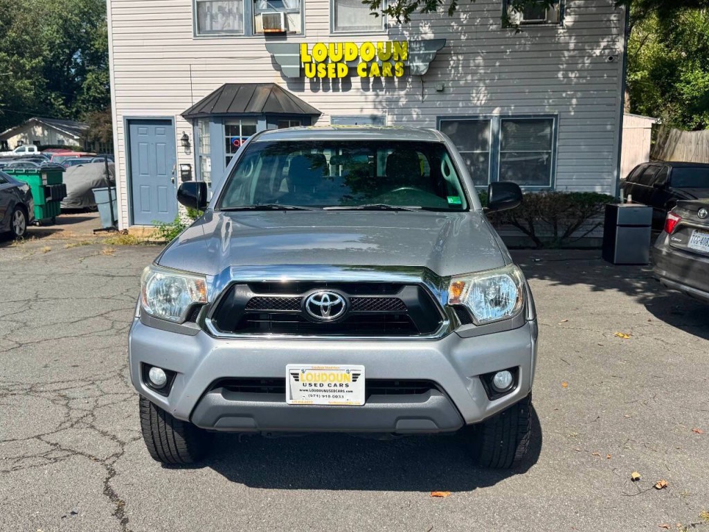 2015 Toyota Tacoma Image 2