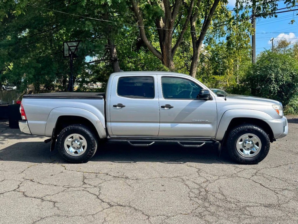 2015 Toyota Tacoma Image 4