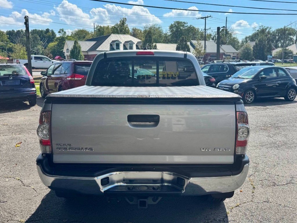 2015 Toyota Tacoma Image 5