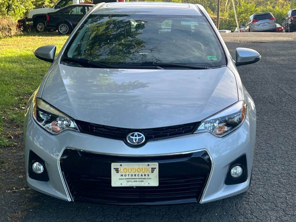 2015 Toyota Corolla Image 2