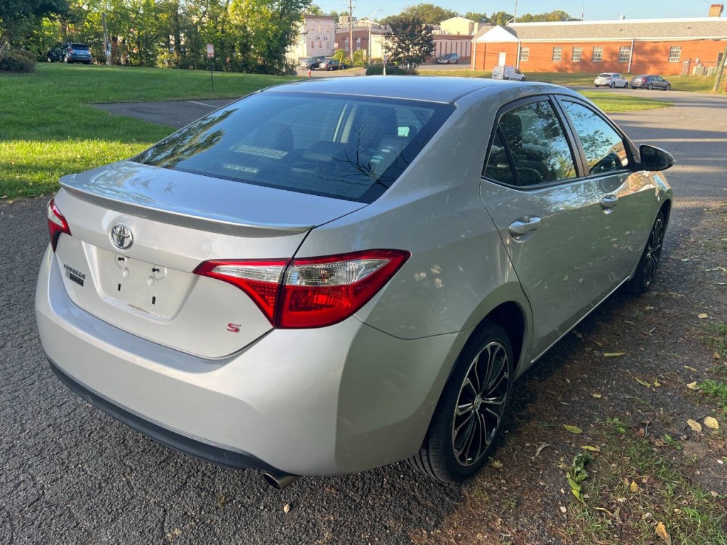 2015 Toyota Corolla Image 5