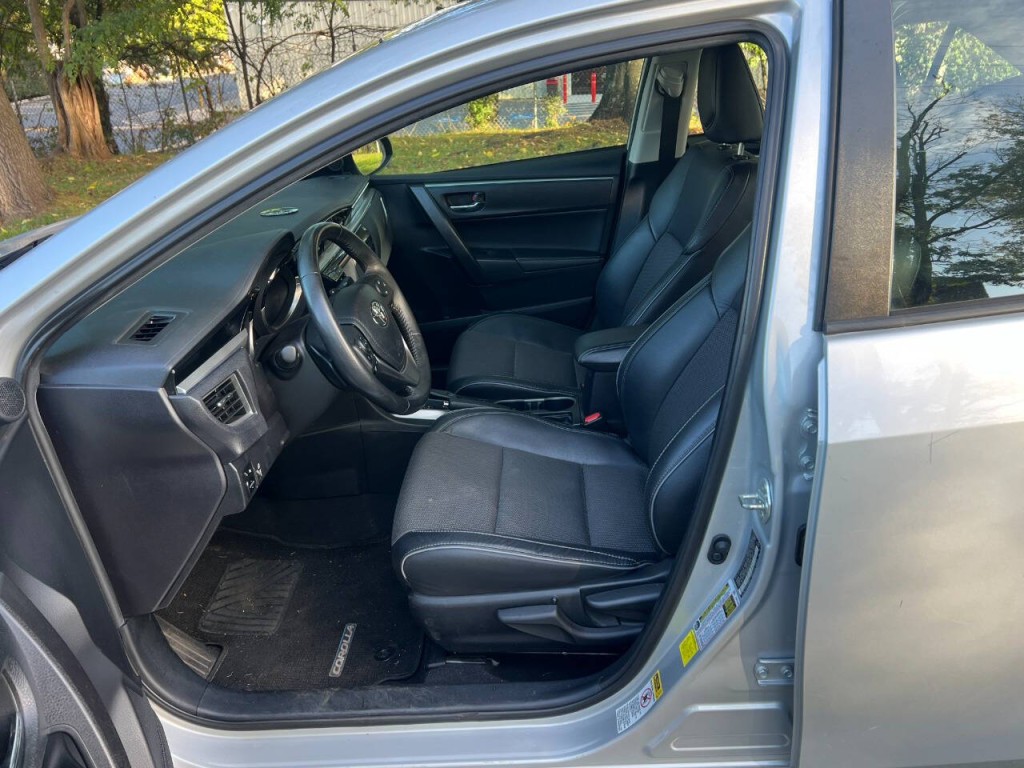 2015 Toyota Corolla Image 9