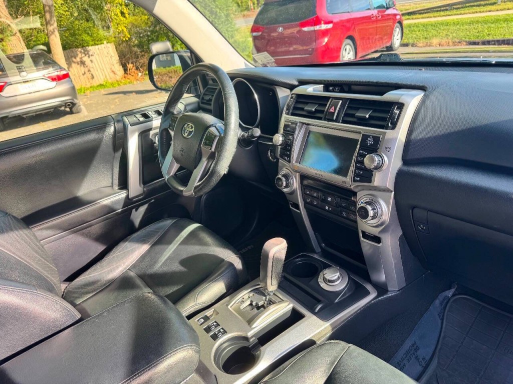 2013 Toyota 4Runner Image 17