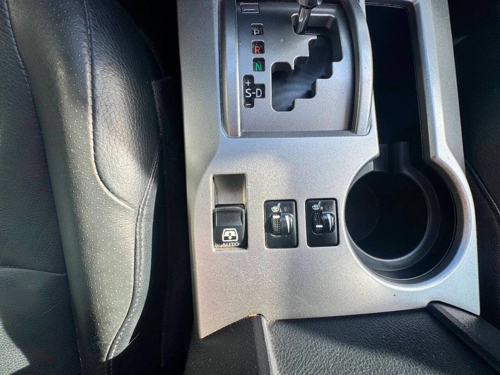 2013 Toyota 4Runner Image 24