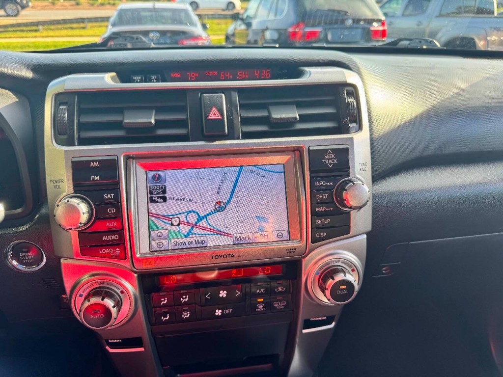 2013 Toyota 4Runner Image 28