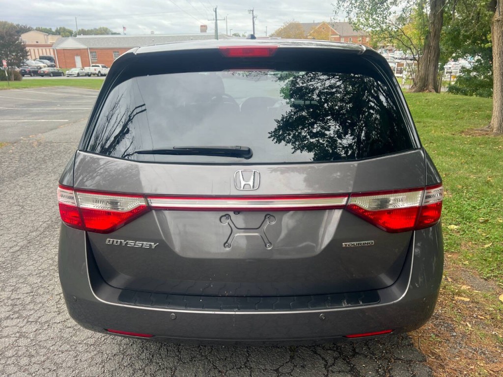 2012 Honda Odyssey Image 6