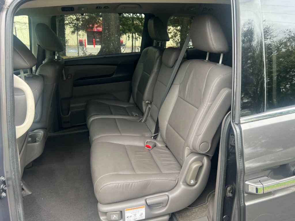 2012 Honda Odyssey Image 10