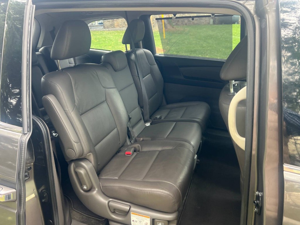2012 Honda Odyssey Image 14