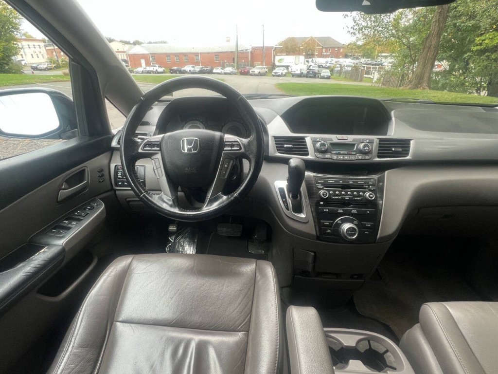2012 Honda Odyssey Image 19