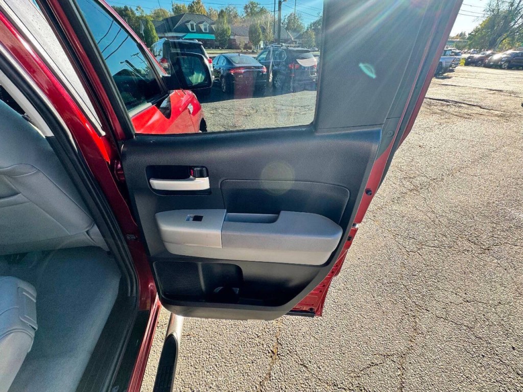 2007 Toyota Tundra Image 12