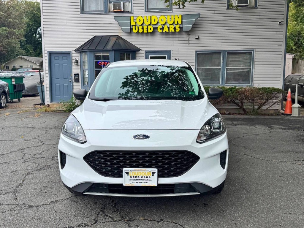 2021 Ford Escape Image 2