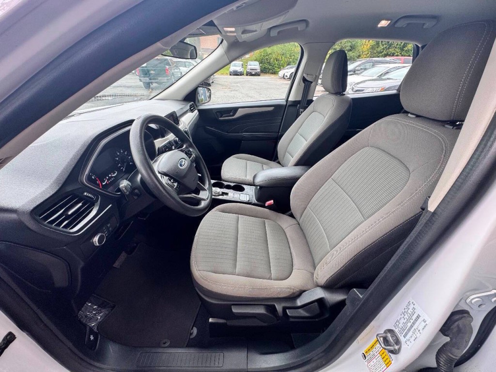 2021 Ford Escape Image 8