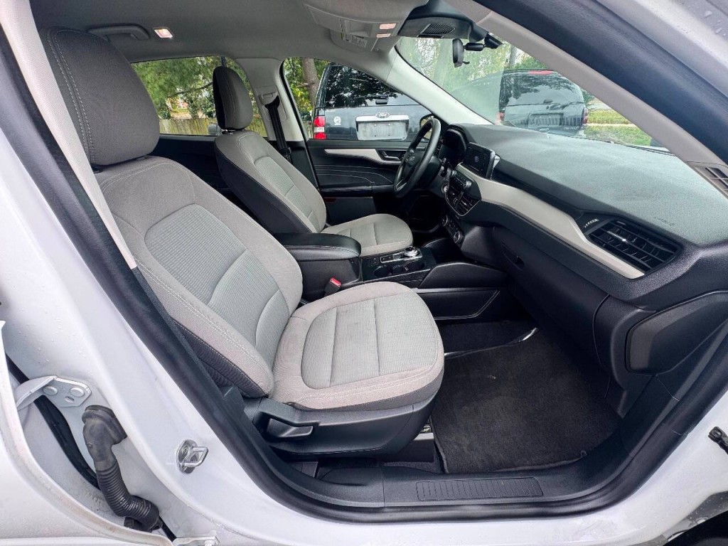 2021 Ford Escape Image 16