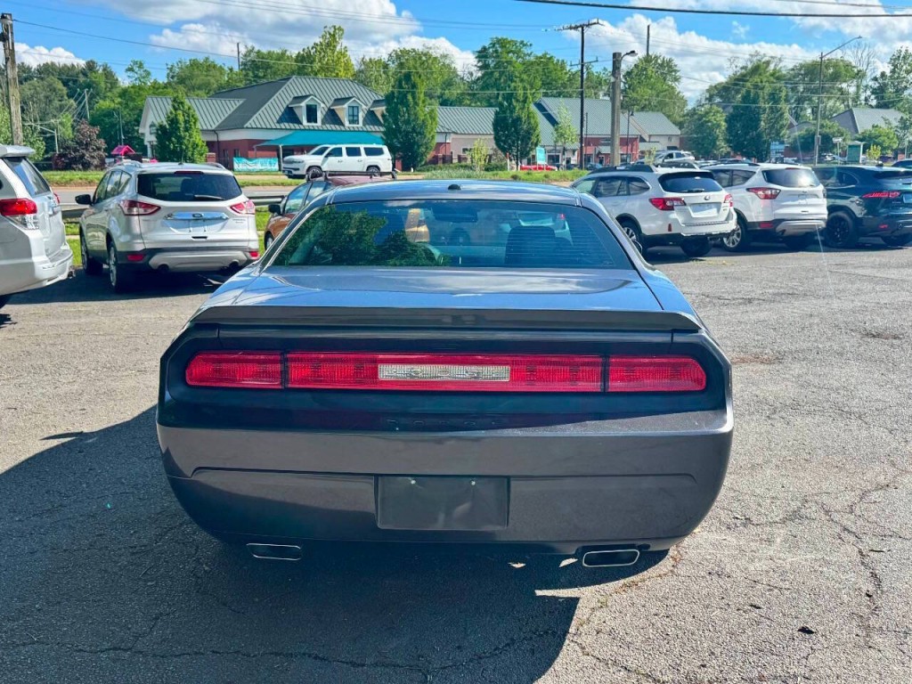 2013 Dodge Challenger Image 5
