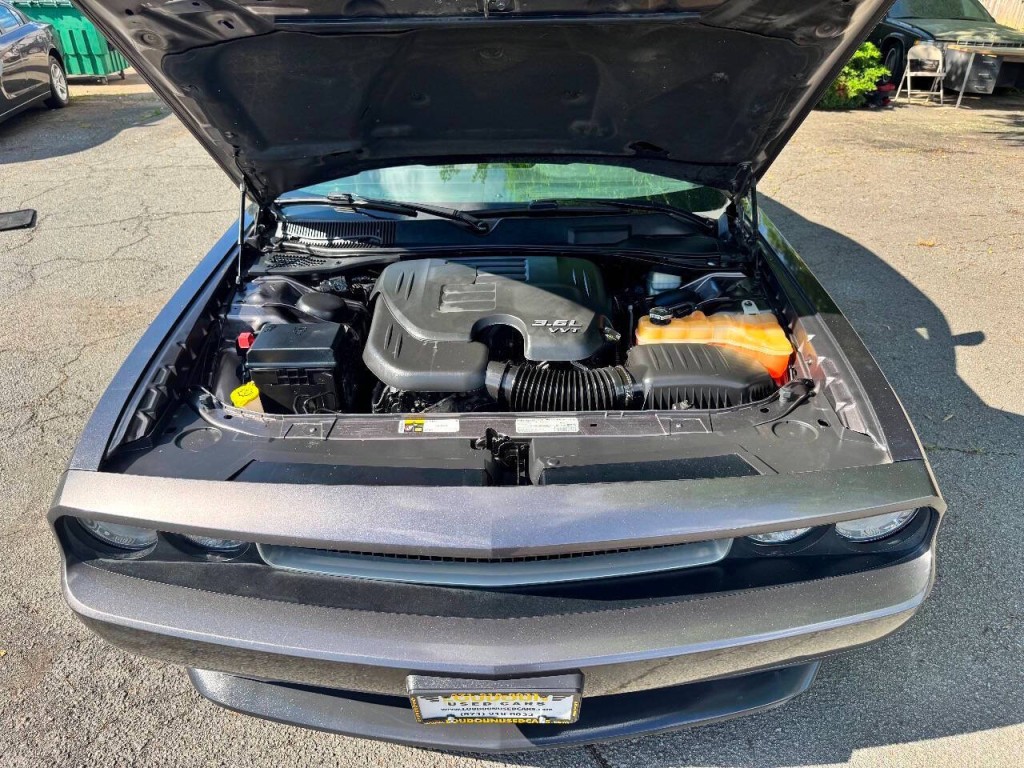 2013 Dodge Challenger Image 14