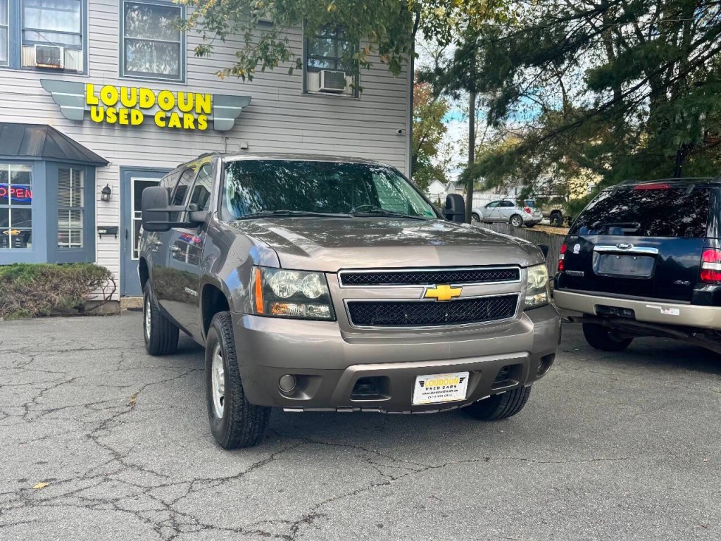 2012 Chevrolet Suburban Image 3
