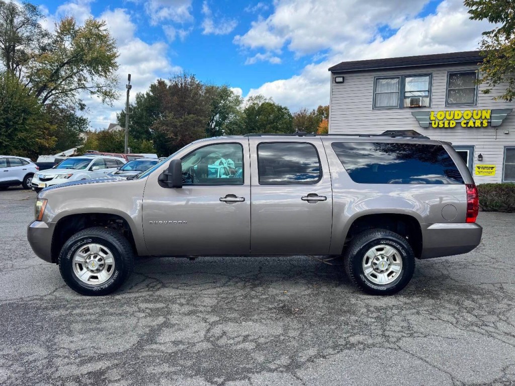 2012 Chevrolet Suburban Image 6