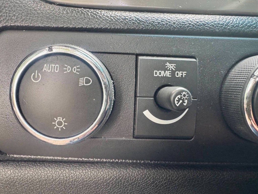 2012 Chevrolet Suburban Image 22