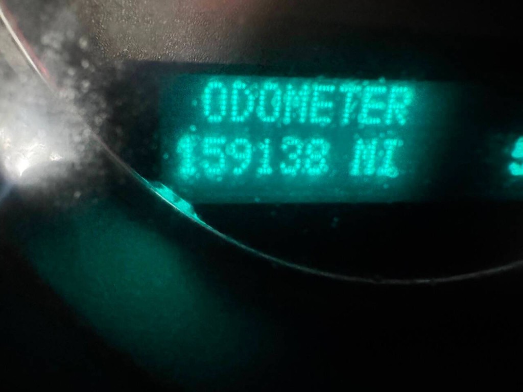 2012 Chevrolet Suburban Image 24