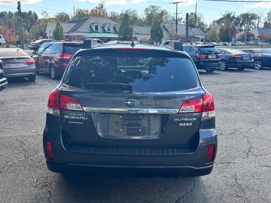 2011 Subaru Outback Image 5