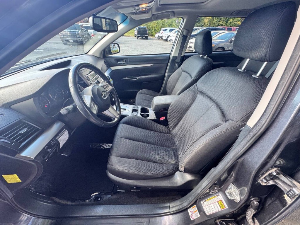 2011 Subaru Outback Image 8