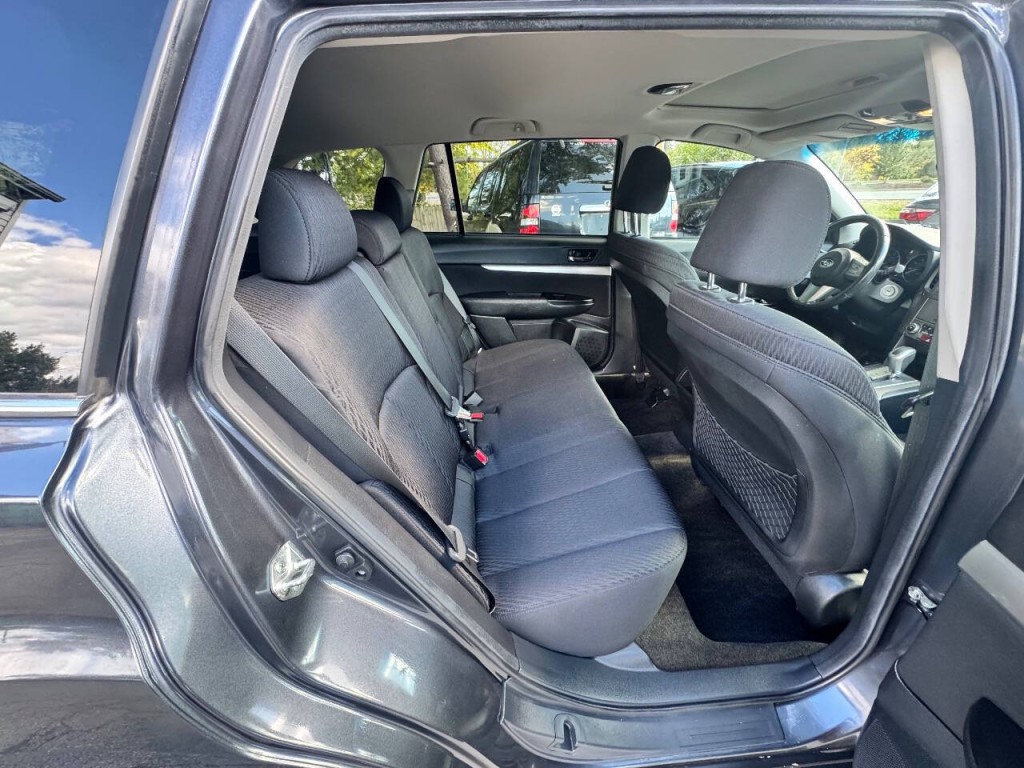 2011 Subaru Outback Image 14