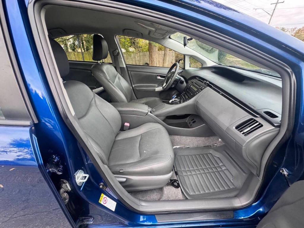 2011 Toyota Prius Image 15