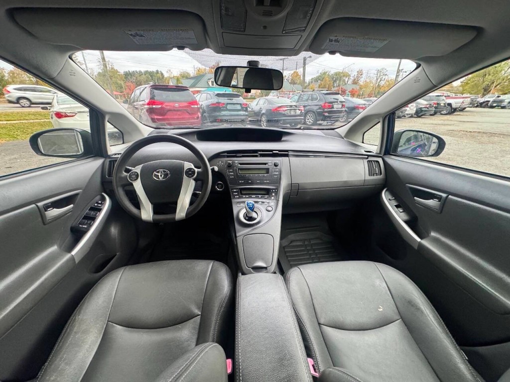 2011 Toyota Prius Image 18