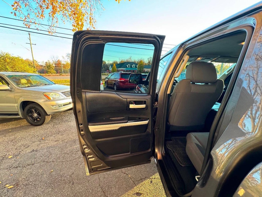 2014 Toyota Tundra Image 9