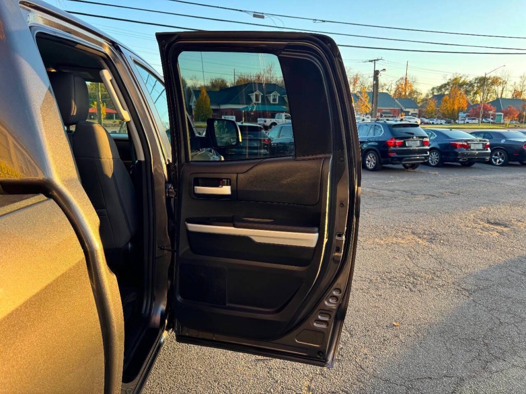 2014 Toyota Tundra Image 11