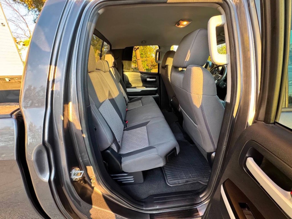 2014 Toyota Tundra Image 12