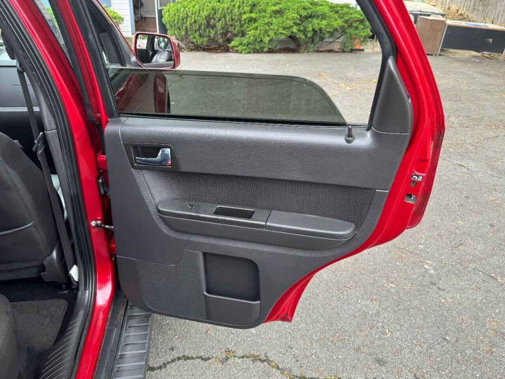 2011 Ford Escape Image 12